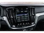 Volvo V60 B4 Geartronic R-Design | Navigatie | Schuif-/Kanteldak | Getint Glas | Head-Up Display | 360 Camera | Adaptieve Cruise Control | Stoelverwarming Voor + Achter | Dodehoekdetectie | Parkeerverwarming | Lederen Bekleding | Park Assist | Harman Kardon Audio | Stuurverwarming | Zitverlenging | 19" LM