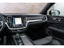 Volvo V60 B4 Geartronic R-Design | Navigatie | Schuif-/Kanteldak | Getint Glas | Head-Up Display | 360 Camera | Adaptieve Cruise Control | Stoelverwarming Voor + Achter | Dodehoekdetectie | Parkeerverwarming | Lederen Bekleding | Park Assist | Harman Kardon Audio | Stuurverwarming | Zitverlenging | 19" LM