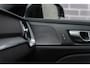 Volvo V60 B4 Geartronic R-Design | Navigatie | Schuif-/Kanteldak | Getint Glas | Head-Up Display | 360 Camera | Adaptieve Cruise Control | Stoelverwarming Voor + Achter | Dodehoekdetectie | Parkeerverwarming | Lederen Bekleding | Park Assist | Harman Kardon Audio | Stuurverwarming | Zitverlenging | 19" LM