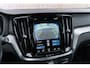 Volvo V60 B4 Geartronic R-Design | Navigatie | Schuif-/Kanteldak | Getint Glas | Head-Up Display | 360 Camera | Adaptieve Cruise Control | Stoelverwarming Voor + Achter | Dodehoekdetectie | Parkeerverwarming | Lederen Bekleding | Park Assist | Harman Kardon Audio | Stuurverwarming | Zitverlenging | 19" LM