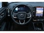 Volvo XC40 Single Motor Extended Range Plus 82 kWh | Trekhaak | Stoel-/Stuurverwarming | Warmtepomp | 20'' | Getint Glas | Parkeercamera | BLIS | Adaptieve Cruise Control