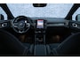Volvo XC40 Single Motor Extended Range Plus 82 kWh | Trekhaak | Stoel-/Stuurverwarming | Warmtepomp | 20'' | Getint Glas | Parkeercamera | BLIS | Adaptieve Cruise Control