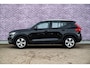Volvo XC40 1.5 T2 Business Pro | Adaptieve Cruise Control | Navigatie | Apple Carplay | Android Auto | Stoelverwarming | LED Koplampen Adaptief | Verwarmde Voorruit | Elektrische Achterklep | BLIS
