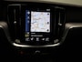 Volvo V60 B3 Geartronic Momentum Pro | ACHTERUITRIJCAMERA | PANORAMADAK | NAVIGATIE | PARKEERSENSOREN VOOR EN ACHTER | STOELVERWARMING |
