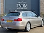 BMW 5-Serie Touring 523i High Executive|NAVI|TREKHAAK|LEDER|STOELVERW