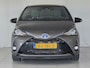 Toyota Yaris 1.5 Hybrid Bi-Tone Plus | Panoramadak | Navigatie | Parkeercamera