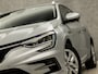 Renault Megane E-Tech Estate 1.6 Plug-In Hybrid 160 Business 160Pk Automaat (VIRTUAL COCKPIT, APPLE CARPLAY, GROOT NAVI, LED KOPLAMPEN, SPORTSTOELEN, PARKEERSENSOREN, CRUISE, NIEUWE APK, NIEUWSTAAT)