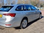 Skoda Octavia Combi 1.5 e-TSI 150pk Automaat Business Edition | Navi | Apple Carplay+Android Auto | Clima | Cruise | Led Koplampen | Keyless Entry | Pdc V+A | Rijstrook+Licht+Regensensor | Trekhaak | 16''lm