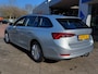 Skoda Octavia Combi 1.5 e-TSI 150pk Automaat Business Edition | Navi | Apple Carplay+Android Auto | Clima | Cruise | Led Koplampen | Keyless Entry | Pdc V+A | Rijstrook+Licht+Regensensor | Trekhaak | 16''lm