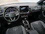 Volkswagen T-Roc 1.5 TSI 150pk R-Line Edition Automaat Apple Carplay / 18 inch / IQ Light / Stoelverwarming