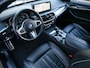 BMW 5-Serie 520e Business Edition Plus 204 Pk Automaat Navi / Leer / Schuidak / Camera / Apple Carplay / M-pakket
