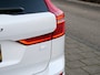 Volvo XC60 2.0 T6 Plug-in hybrid AWD Plus Bright 350 Pk Automaat Navi / DAB / Leer / Apple Carplay / Pano-dak / Winterpakket