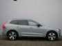 Volvo XC60 2.0 T6 Plug-in hybrid AWD Plus Dark 350 Pk Automaat Navi / Leer / Pano-dak / DAB / Apple Carplay / Harman Kardon .