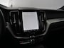 Volvo XC60 2.0 T6 Plug-in hybrid AWD Plus Dark 350 Pk Automaat Navi / Leer / Pano-dak / DAB / Apple Carplay / Harman Kardon .