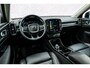 Volvo XC40 Plug-in Hybrid T5 Plus Dark | Nieuw model | Lederen Bekleding | Lichtmetalen Velgen 19 inch | Verwarmde Voorruit | Alarm | Stoelverwarming | Navigatie | Apple Carplay | Android Auto | Elektrische Achterklep | BLIS