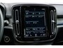 Volvo XC40 Plug-in Hybrid T5 Plus Dark | Nieuw model | Lederen Bekleding | Lichtmetalen Velgen 19 inch | Verwarmde Voorruit | Alarm | Stoelverwarming | Navigatie | Apple Carplay | Android Auto | Elektrische Achterklep | BLIS