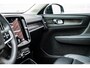 Volvo XC40 Plug-in Hybrid T5 Plus Dark | Nieuw model | Lederen Bekleding | Lichtmetalen Velgen 19 inch | Verwarmde Voorruit | Alarm | Stoelverwarming | Navigatie | Apple Carplay | Android Auto | Elektrische Achterklep | BLIS