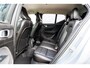 Volvo XC40 Plug-in Hybrid T5 Plus Dark | Nieuw model | Lederen Bekleding | Lichtmetalen Velgen 19 inch | Verwarmde Voorruit | Alarm | Stoelverwarming | Navigatie | Apple Carplay | Android Auto | Elektrische Achterklep | BLIS