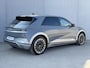 Hyundai Ioniq 5 Lounge 77.4 kWh / SOH 98% / Panoramadak / Fabrieksgarantie tot 12-2027 / Dealer Onderhouden / Bose / Warmtepomp / HUD / 360 Camera / Dodehoek Detectie / Navigatie / Lederen Bekleding / Stoel & Stuurwiel Verwarming / Stoel Ventilatie / Achterbank Verwarming / Adaptieve Cruise /