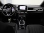Volkswagen T-Roc 1.5TSI/150PK DSG R-Line · Navigatie · Apple/Android Car Play · Camera + Parkeersensoren · Stoelverwarming ·
