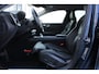 Volvo V60 B3 R-Design | El. Voorstoelen | Adapt. Cruise | Trekhaak | Verw. Voorstoelen & Achterbank | Camera |
