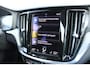 Volvo V60 B3 R-Design | El. Voorstoelen | Adapt. Cruise | Trekhaak | Verw. Voorstoelen & Achterbank | Camera |