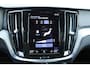 Volvo V60 B3 R-Design | El. Voorstoelen | Adapt. Cruise | Trekhaak | Verw. Voorstoelen & Achterbank | Camera |