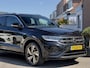Volkswagen T-Roc 1.0 TSI R-LINE NWSTE-MODEL VOL-LEDER NAVI IQ-DRIVE PARK-ASSIST LED LMV PDC