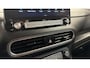 Hyundai Kona Electric EV Comfort 64 kWh 3 Fase Warmtepomp TREKHAAK CAMERA CARPLAY LM NAVI ECC.