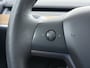 Tesla Model 3 SR+ 325PK Trekhaak AutoPilot Leer PanoramaDak Adaptive Cruise Lmv 18" Camera's Elektr.-Stuur+Stoelen+Spiegels+Geheugen+Easy-Entry+Verwarmde stoelen Park assistent Pdc WIFI Ecc Lane-Assist Speed-Assist Soh 83% Ecc Navi Led DAB Voorverwarmen interieur via App Keyless One-Pedal-Drive 1.000KG Trekgewicht 1e Eigenaar Origineel Nederlandse Auto Fabrieksgarantie op Accu en Motor tot 160.000km/04-12-2027