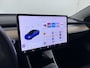 Tesla Model 3 SR+ 325PK Trekhaak AutoPilot Leer PanoramaDak Adaptive Cruise Lmv 18" Camera's Elektr.-Stuur+Stoelen+Spiegels+Geheugen+Easy-Entry+Verwarmde stoelen Park assistent Pdc WIFI Ecc Lane-Assist Speed-Assist Soh 83% Ecc Navi Led DAB Voorverwarmen interieur via App Keyless One-Pedal-Drive 1.000KG Trekgewicht 1e Eigenaar Origineel Nederlandse Auto Fabrieksgarantie op Accu en Motor tot 160.000km/04-12-2027