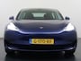 Tesla Model 3 SR+ 325PK Trekhaak AutoPilot Leer PanoramaDak Adaptive Cruise Lmv 18" Camera's Elektr.-Stuur+Stoelen+Spiegels+Geheugen+Easy-Entry+Verwarmde stoelen Park assistent Pdc WIFI Ecc Lane-Assist Speed-Assist Soh 83% Ecc Navi Led DAB Voorverwarmen interieur via App Keyless One-Pedal-Drive 1.000KG Trekgewicht 1e Eigenaar Origineel Nederlandse Auto Fabrieksgarantie op Accu en Motor tot 160.000km/04-12-2027