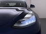 Tesla Model 3 SR+ 325PK Trekhaak AutoPilot Leer PanoramaDak Adaptive Cruise Lmv 18" Camera's Elektr.-Stuur+Stoelen+Spiegels+Geheugen+Easy-Entry+Verwarmde stoelen Park assistent Pdc WIFI Ecc Lane-Assist Speed-Assist Soh 83% Ecc Navi Led DAB Voorverwarmen interieur via App Keyless One-Pedal-Drive 1.000KG Trekgewicht 1e Eigenaar Origineel Nederlandse Auto Fabrieksgarantie op Accu en Motor tot 160.000km/04-12-2027
