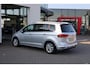 Volkswagen Touran 1.8 TSI Highline 132KW/180PK DSG, nieuw door ons geleverd en onderhouden, Automatische airco, lichtmetalen velgen, parkeersensoren voor en achter, adaptive cruisecontrol, Bearlock antidiefstal slot, alarm.