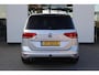 Volkswagen Touran 1.8 TSI Highline 132KW/180PK DSG, nieuw door ons geleverd en onderhouden, Automatische airco, lichtmetalen velgen, parkeersensoren voor en achter, adaptive cruisecontrol, Bearlock antidiefstal slot, alarm.