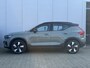 Volvo EX40 Single Motor Extended Range Ultra 82 kWh Panoramadak | 19 inch lichtmetalen velgen | Dawn Fusion microtech bekleding | Elektrisch verstelbare voorstoelen | Stoel- & Stuurwielverwarming | Harman Kardon audio