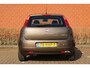 Fiat Punto Grande 1.4 77pk Edizione Lusso | NL-auto | Climate control | Cruise control | Elek. ramen | Lichtmetalen velgen | Bumpers in kleur | Radio/CD | Mistlampen |