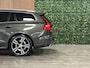 Volvo V60 T6 AWD Recharge Inscription | Pine Grey! | Trekhaak | Schuifdak | All Season banden | Stoel en Stuurwielverwarming | 19 Inch | Bestuurdersstoel elektrisch geheugen | Lederen bekleding | Zitting verlenging voorstoelen | Parkeercamera | Cruise Control | Keyless Drive | Parkeersensoren voor+achter | Privacy Glass | Elektrisch bedienbare achterklep | DAB Radio | Apple Carplay/Android Auto | Pine Grey Metallic met Blond Lederen interieur |