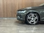 Volvo V60 T6 AWD Recharge Inscription | Pine Grey! | Trekhaak | Schuifdak | All Season banden | Stoel en Stuurwielverwarming | 19 Inch | Bestuurdersstoel elektrisch geheugen | Lederen bekleding | Zitting verlenging voorstoelen | Parkeercamera | Cruise Control | Keyless Drive | Parkeersensoren voor+achter | Privacy Glass | Elektrisch bedienbare achterklep | DAB Radio | Apple Carplay/Android Auto | Pine Grey Metallic met Blond Lederen interieur |