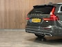 Volvo V60 T6 AWD Recharge Inscription | Pine Grey! | Trekhaak | Schuifdak | All Season banden | Stoel en Stuurwielverwarming | 19 Inch | Bestuurdersstoel elektrisch geheugen | Lederen bekleding | Zitting verlenging voorstoelen | Parkeercamera | Cruise Control | Keyless Drive | Parkeersensoren voor+achter | Privacy Glass | Elektrisch bedienbare achterklep | DAB Radio | Apple Carplay/Android Auto | Pine Grey Metallic met Blond Lederen interieur |