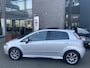 Fiat Punto Evo 0.9 TwinAir Lounge Schuif/kanteldak - Airco - Parkeersensor achter - Cruise control - Trekhaak - Licht metalen velgen 16 inch - Mistlampen voor - Telefoonhouder - Radio/cd speler - Start/stop systeem - Stuur leder - Elektrische ramen voor - Bluetooth