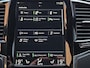 Volvo XC90 T8 R-Design Recharge AWD Ultimate Dark 7 Persoons /Luchtvering/Apple Carplay/360 camera/Panodak/Stoel-stuurverw./HUD/H&K audio/Adaptive Cruise/Full LED/Trekhaak/(MET GARANTIE*)