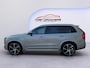 Volvo XC90 T8 R-Design Recharge AWD Ultimate Dark 7 Persoons /Luchtvering/Apple Carplay/360 camera/Panodak/Stoel-stuurverw./HUD/H&K audio/Adaptive Cruise/Full LED/Trekhaak/(MET GARANTIE*)