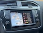 Volkswagen Tiguan 1.4 TSI R-line Automaat | Panoramdak | Leren bekleding | Stoelverwarming | 360 graden camera | Trekhaak uitklapbaar | LED koplampen adaptief | Keyless entry&start | Parkeersensoren voor en achter