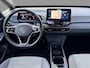 Volkswagen ID.3 Life 58 kWh Black Edition SoH 93,4% / Trekhaak / Stoelverwarming / Adaptive cruise / Carplay / Navigatie / Full LED / Dealeronderhouden / Fabrieksgarantie / 1e Eigenaar /