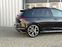 Volkswagen Golf 1.5 eTSI R-Line Business | Pano | Stoel verwarming | LED | Climate |