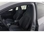 Volkswagen Golf Variant 1.5 eTSI R-Line | Uitklap Trekhaak | Panoramadak | Stoel-/Stuurverwarming | Blind Spot |