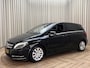 Mercedes-Benz B-klasse 180 Prestige *Afn. Trekhaak* Camera / Xenon / Stoelverw. / Privacy Glass + Chrome / Navigatie / Bluetooth / Cruise + Limiter