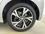 Toyota Yaris 1.5 Hybrid 115 Dynamic | Apple Carplay / Android Auto | Dodehoek detectie | Parkeersensoren voor/achter | Stoel-/stuurverwarming | Adaptive Cruise | Clima | Keyless | Camera | 16 inch