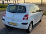 Renault Twingo 1.2 Authentique 3-Drs Airco Electric pakket Audio/CD Colorpakket Getint glas ABS Dealeronderhoud Apk 12/02/2027